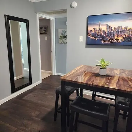 Blue Shark *B495* @ Medical Center Large 1Br King With Private Patio Apartment